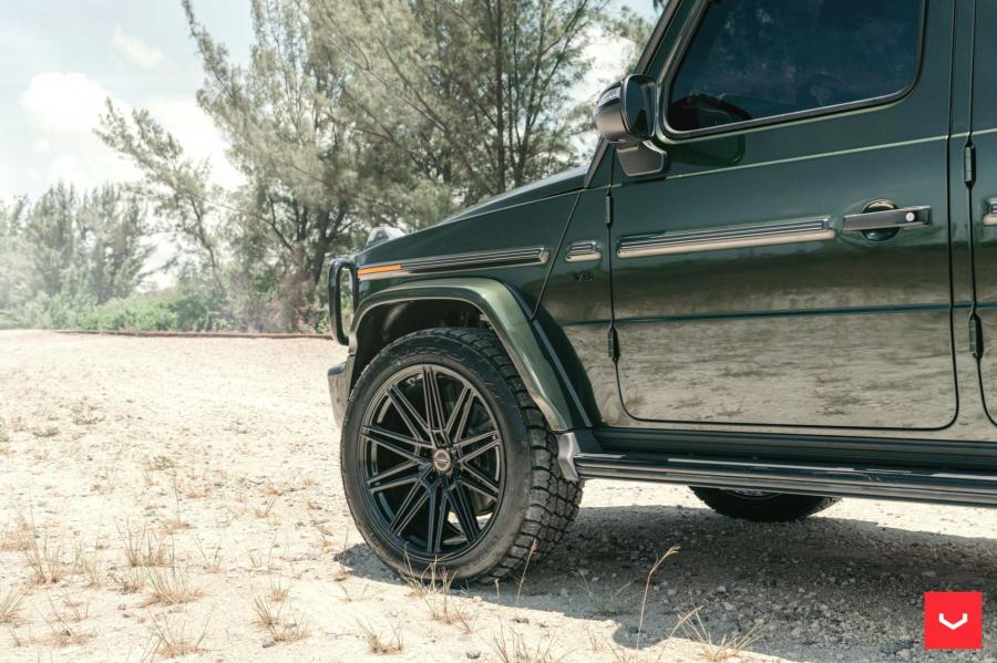 Детали экстерьера Mercedes-Benz G550 on Vossen Wheels (CV10) 2019 года  (фото 9 из 15)